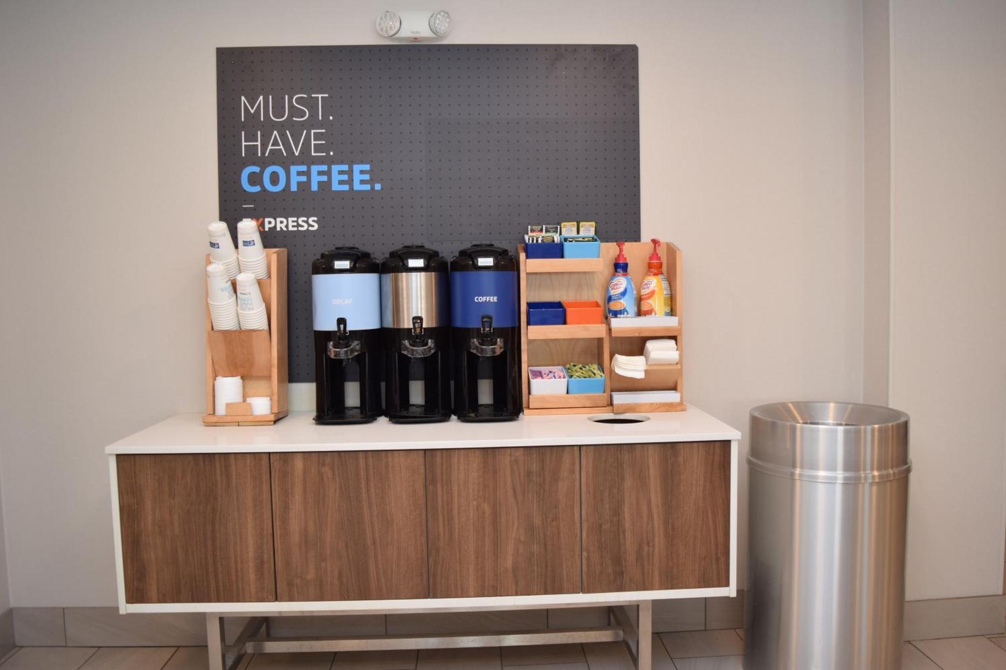 Holiday Inn Express Syracuse Airport By Ihg North Syracuse Bagian luar foto