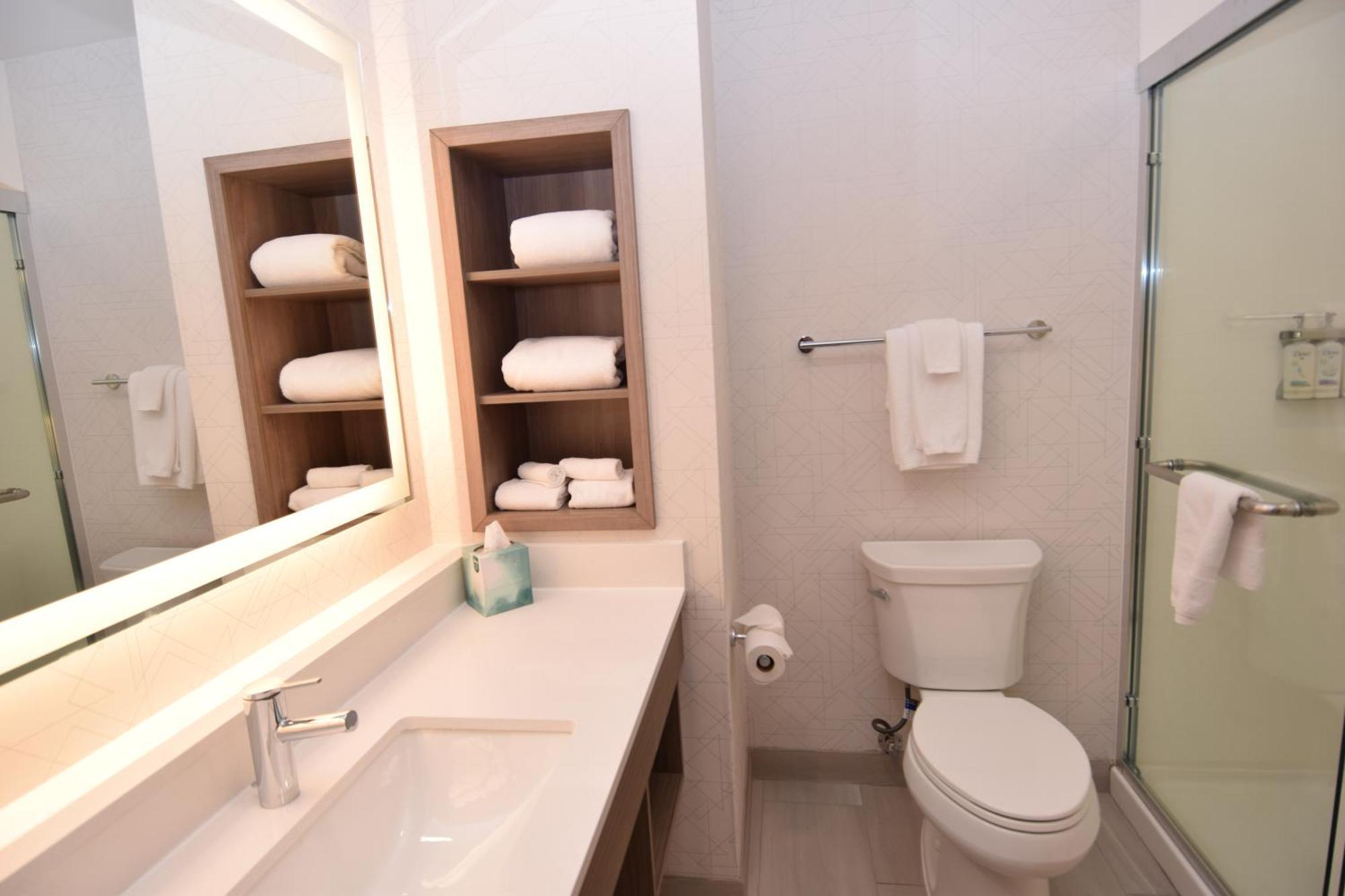 Holiday Inn Express Syracuse Airport By Ihg North Syracuse Bagian luar foto