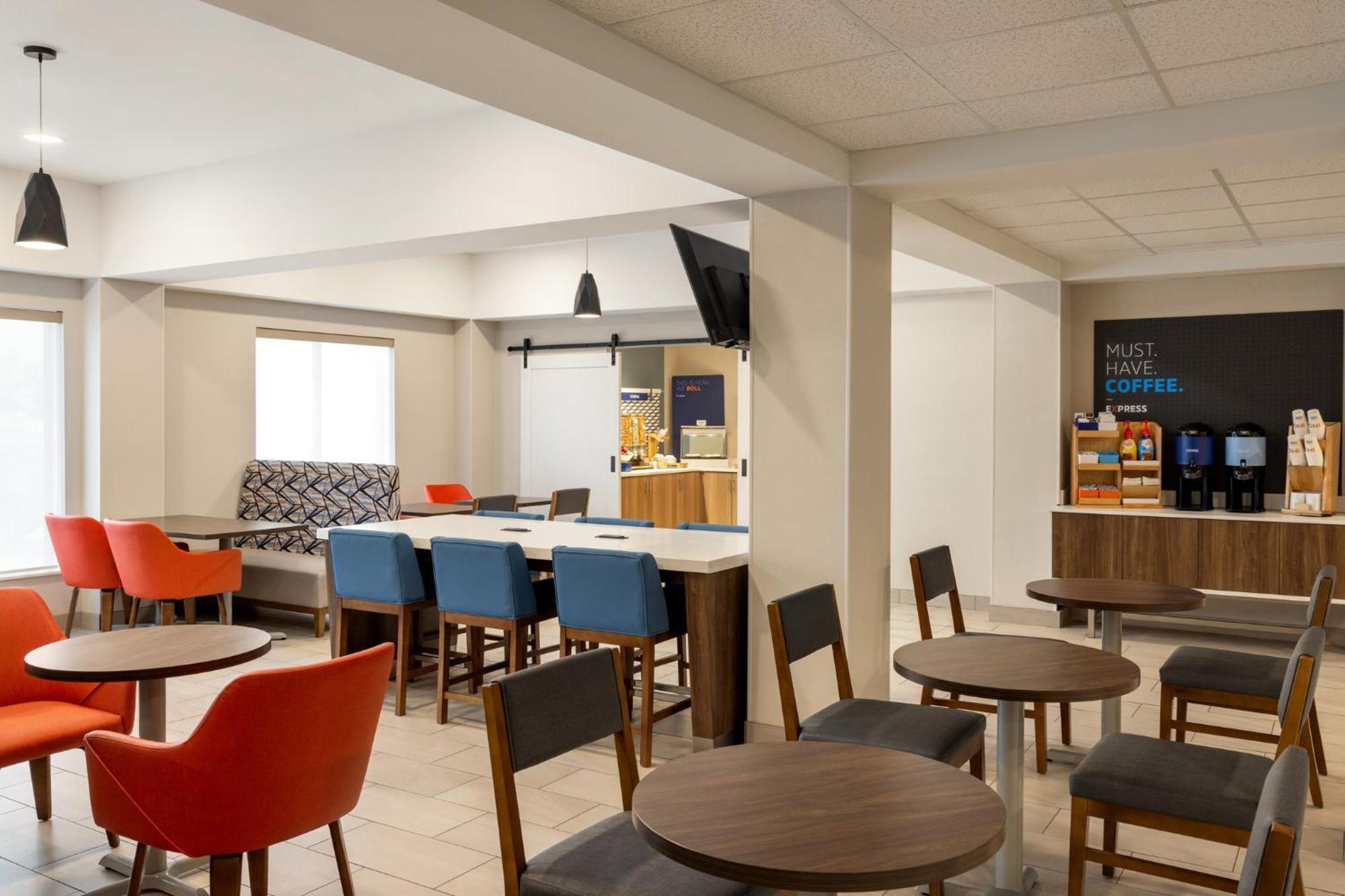 Holiday Inn Express Syracuse Airport By Ihg North Syracuse Bagian luar foto