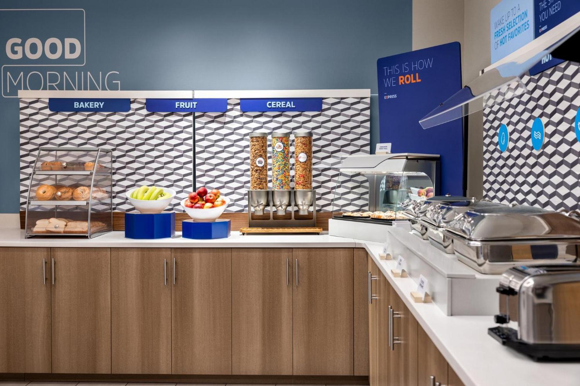 Holiday Inn Express Syracuse Airport By Ihg North Syracuse Bagian luar foto