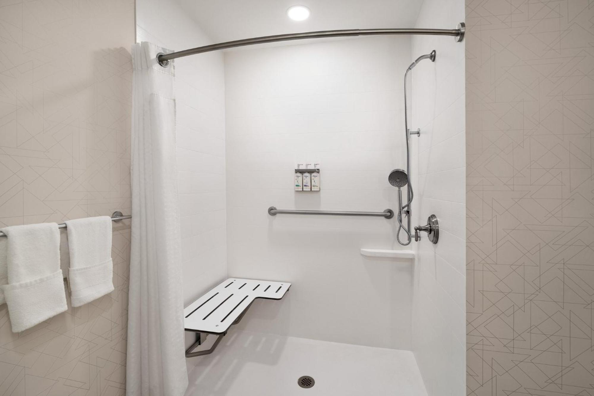 Holiday Inn Express Syracuse Airport By Ihg North Syracuse Bagian luar foto