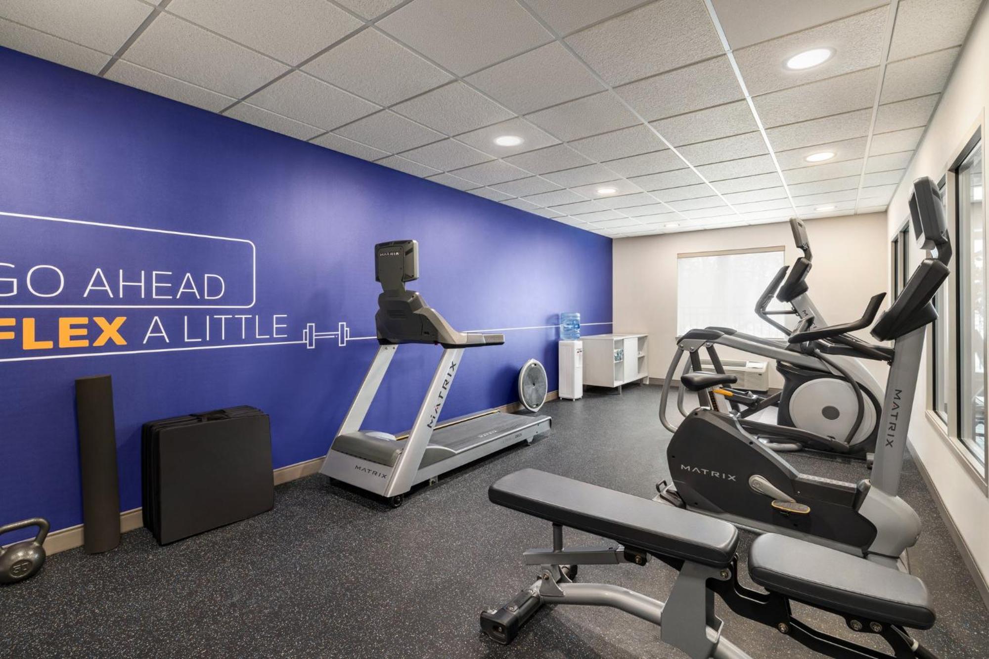 Holiday Inn Express Syracuse Airport By Ihg North Syracuse Bagian luar foto